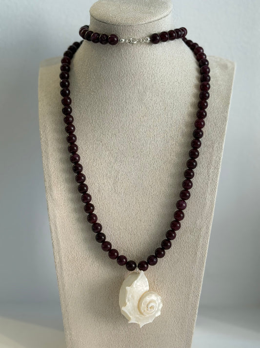 Sour Shell Long Necklace