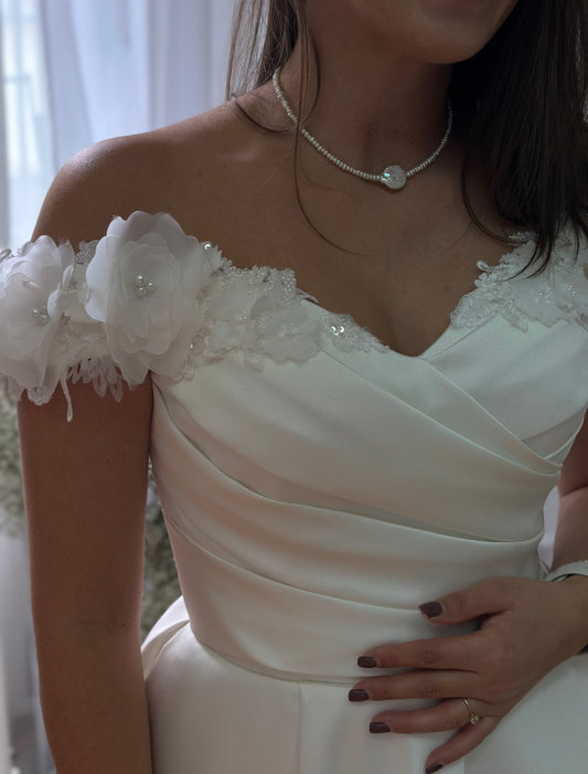 Baby Pearls with Big Pearl Charm Necklace (Gold)