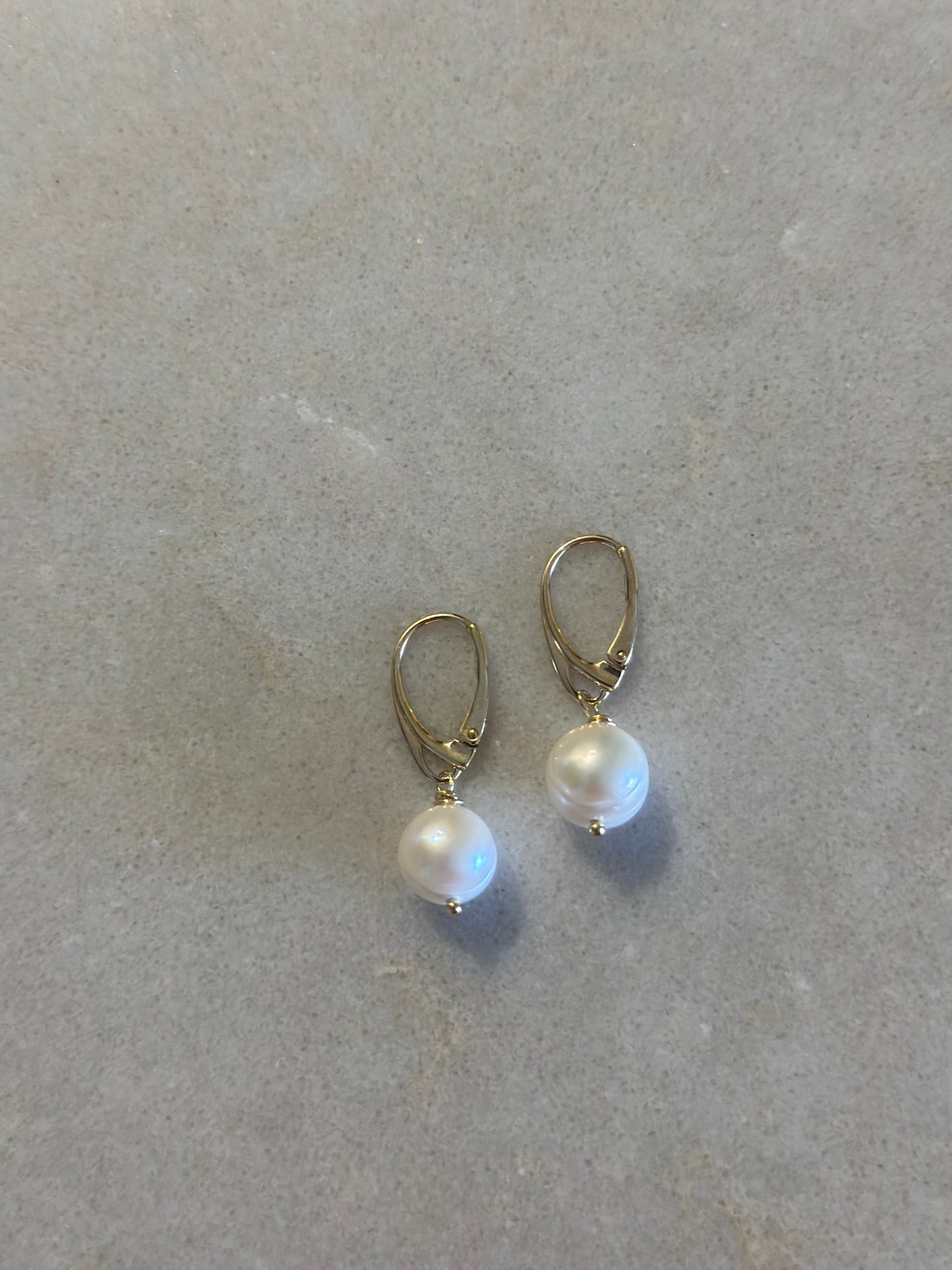 Bold Pearl Earrings (Gold)