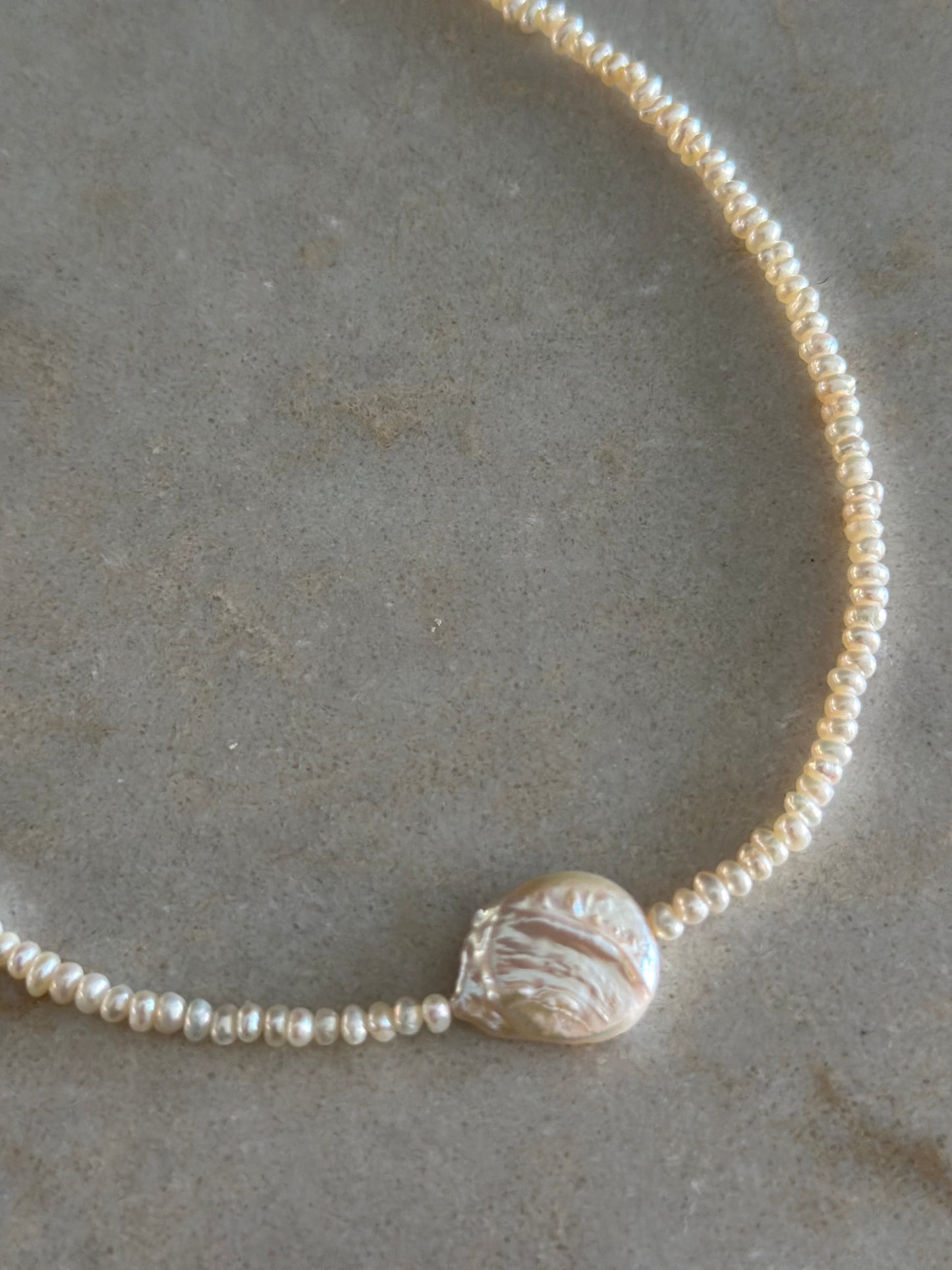 Baby Pearls with Big Pearl Charm Necklace (Gold)