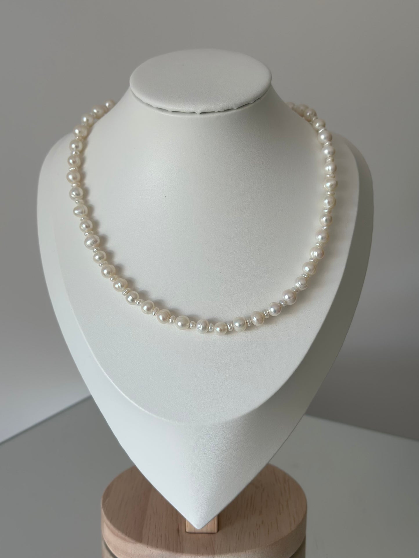 Everyday Glow Pearl Necklace