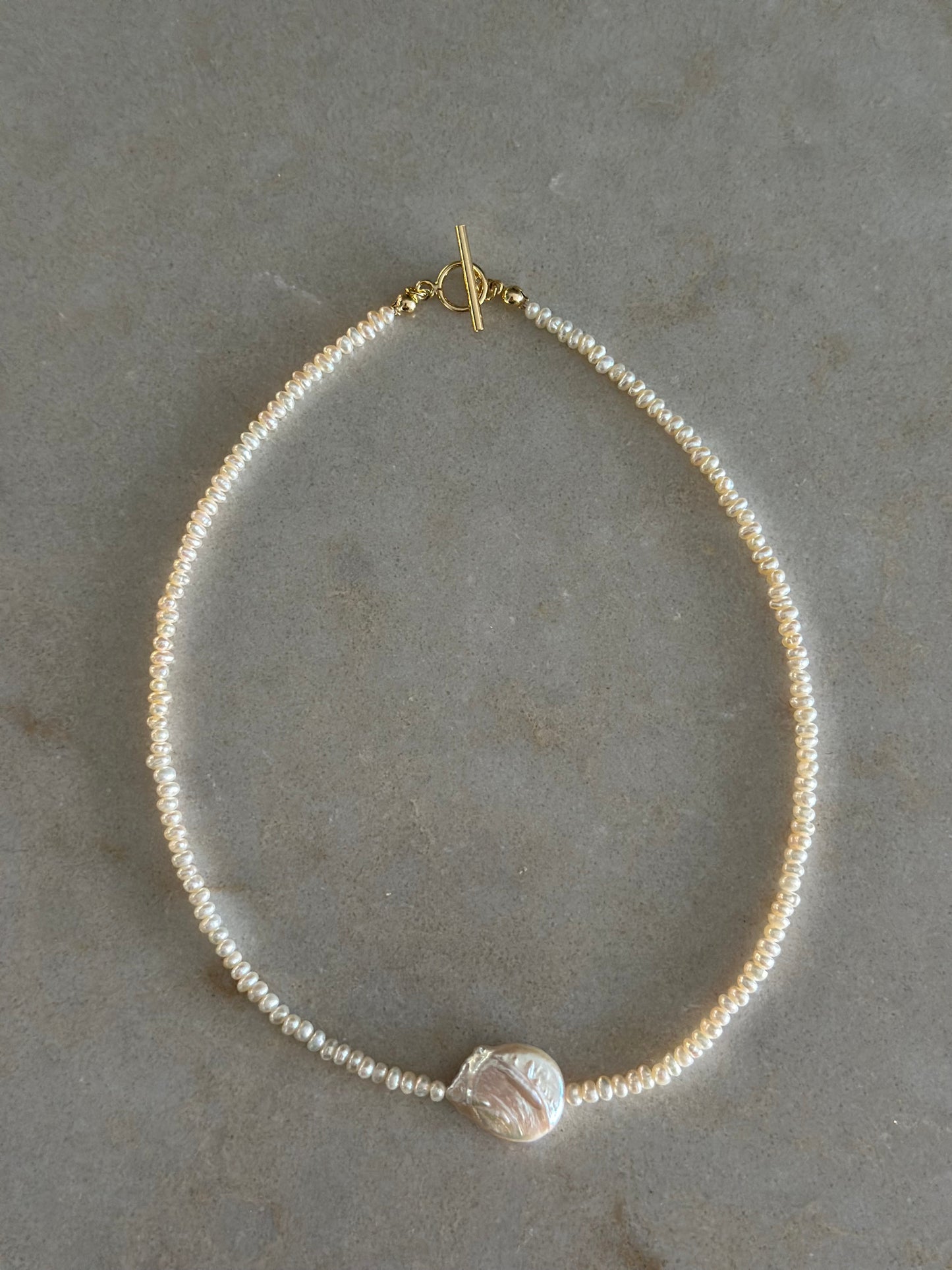 Baby Pearls with Big Pearl Charm Necklace (Gold)