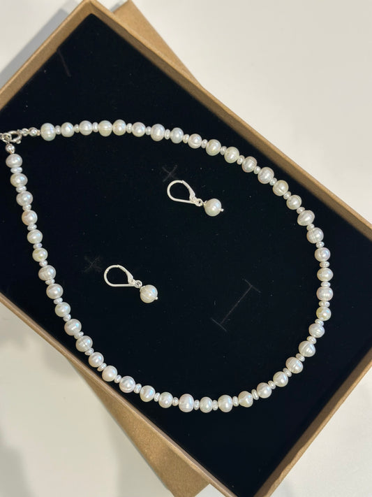 Everyday Glow Pearl Set / Set colier si cercei perle de cultura