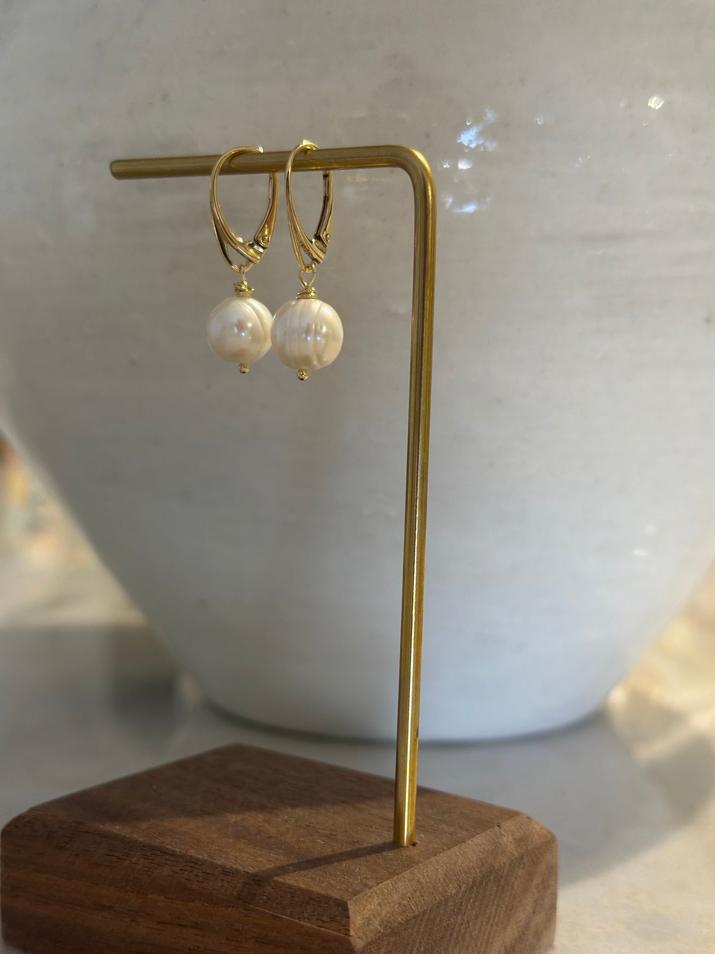 Bold Pearl Earrings (Gold)