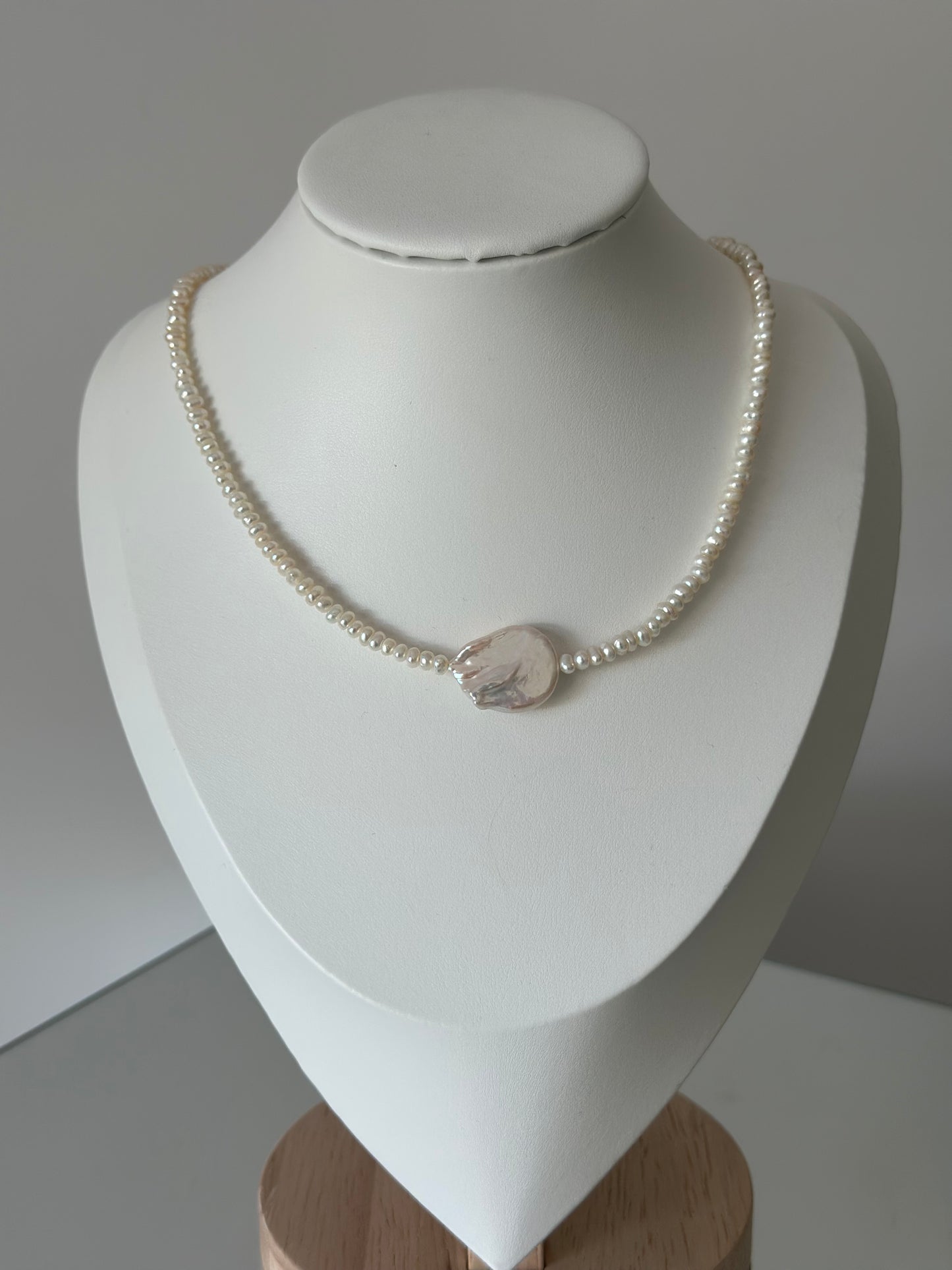 Baby Pearls with Big Pearl Charm Necklace (Gold)