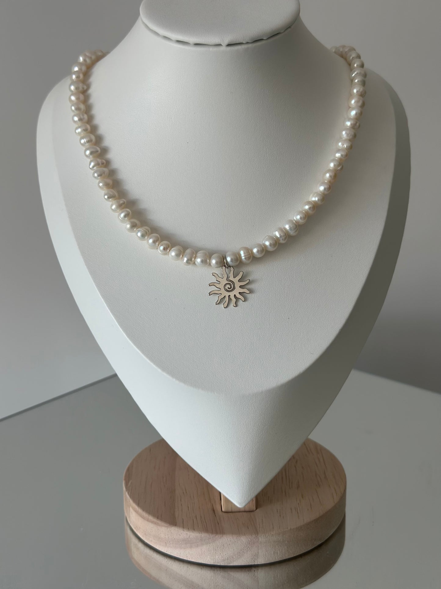 Sun Lover Necklace on Silver