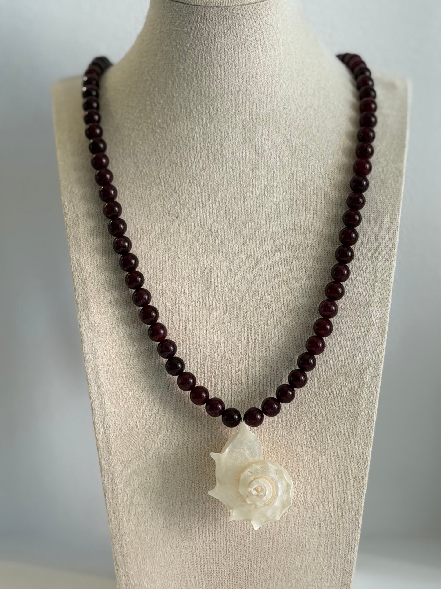 Sour Shell Long Necklace