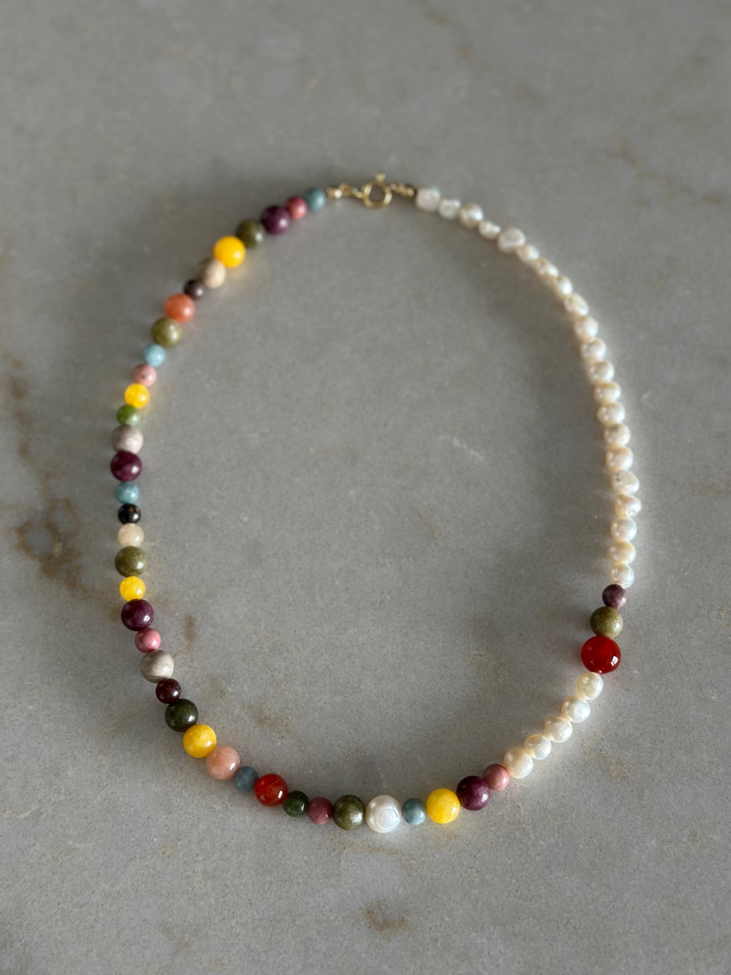 colier pietre semipretioase si perle