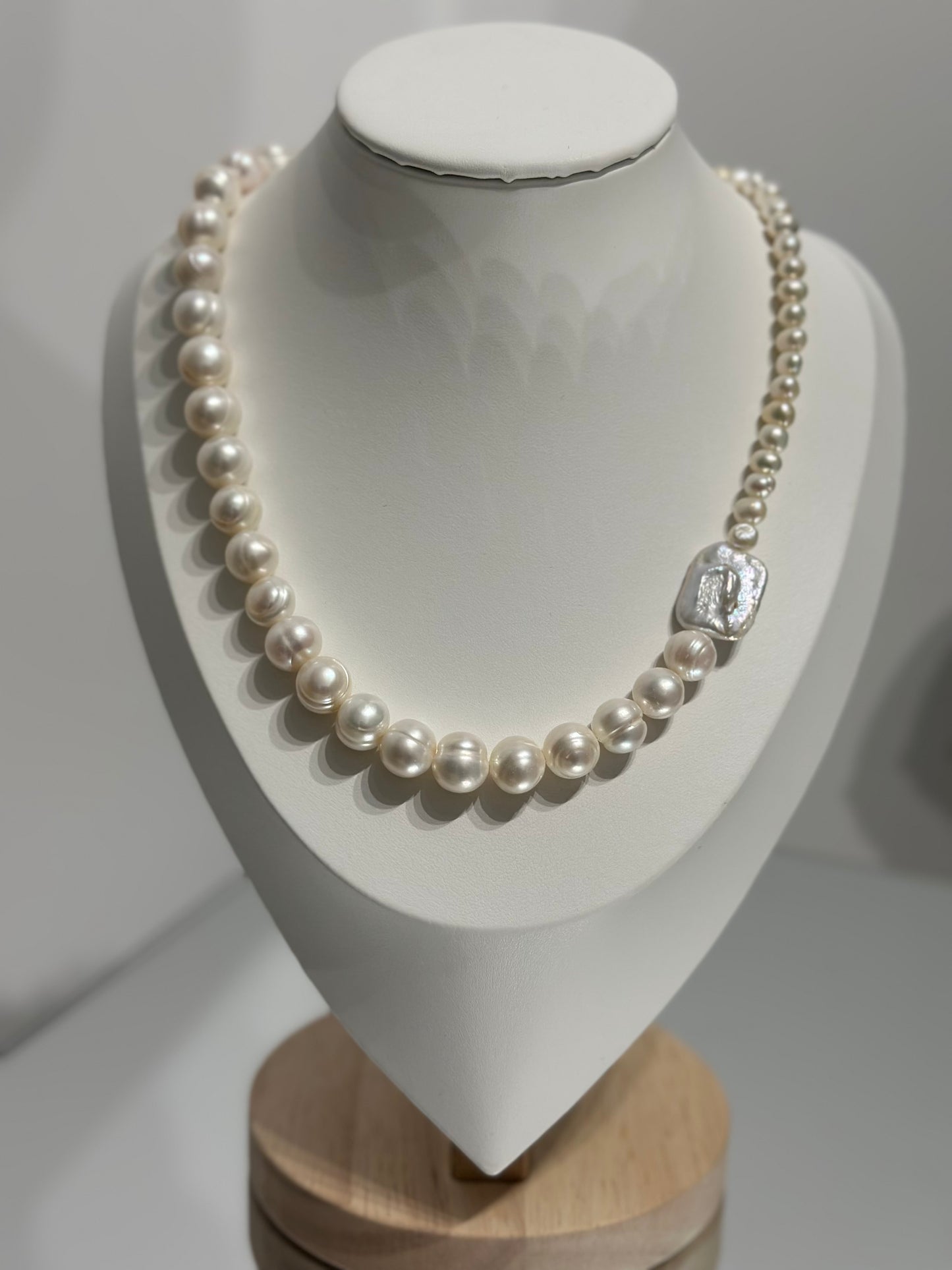 Minimalist side Pearl Necklace
