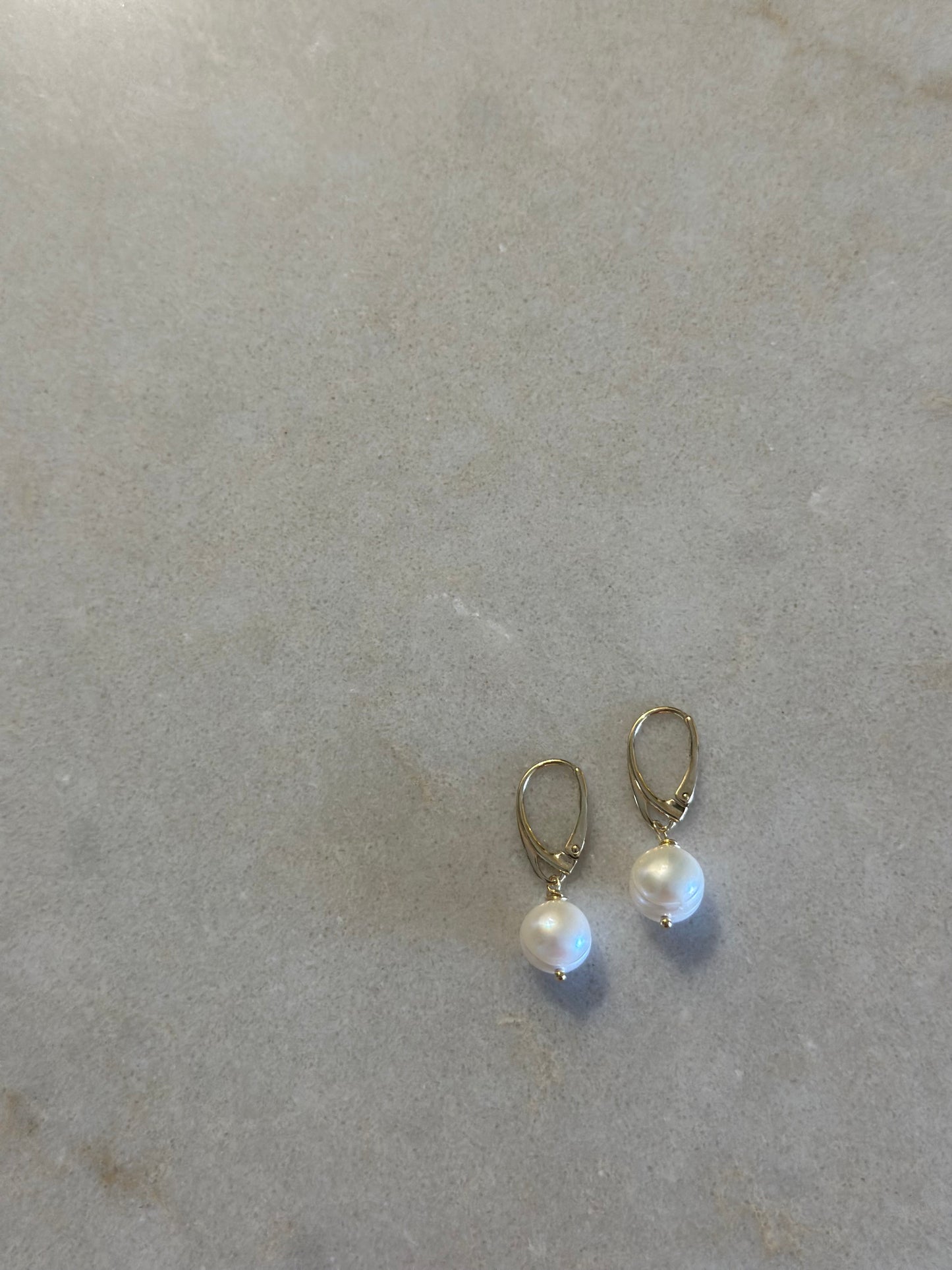 Bold Pearl Earrings (Gold)