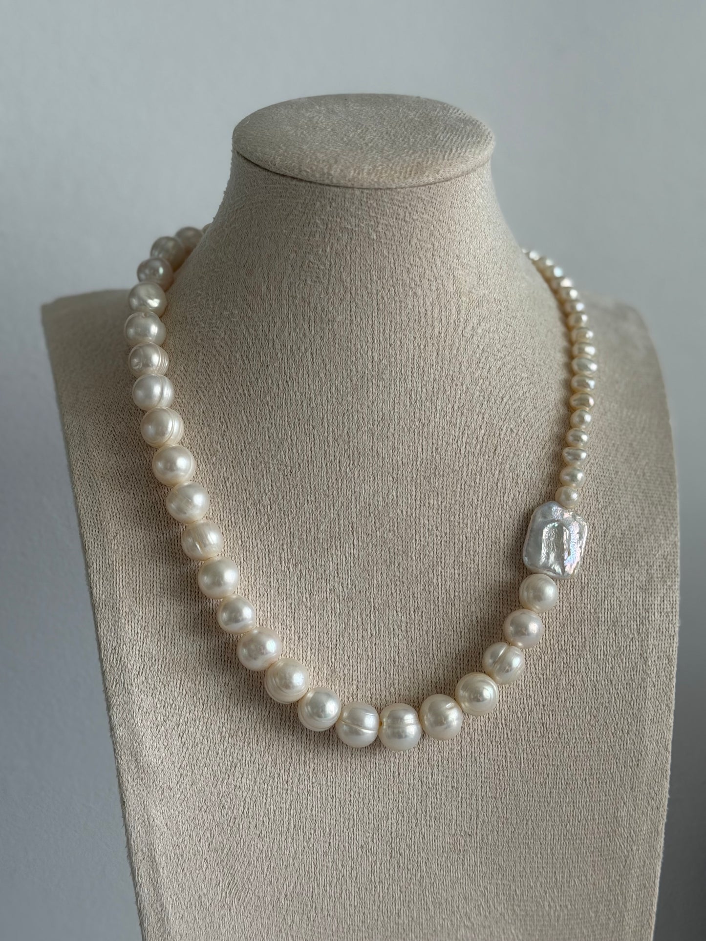 Minimalist side Pearl Necklace