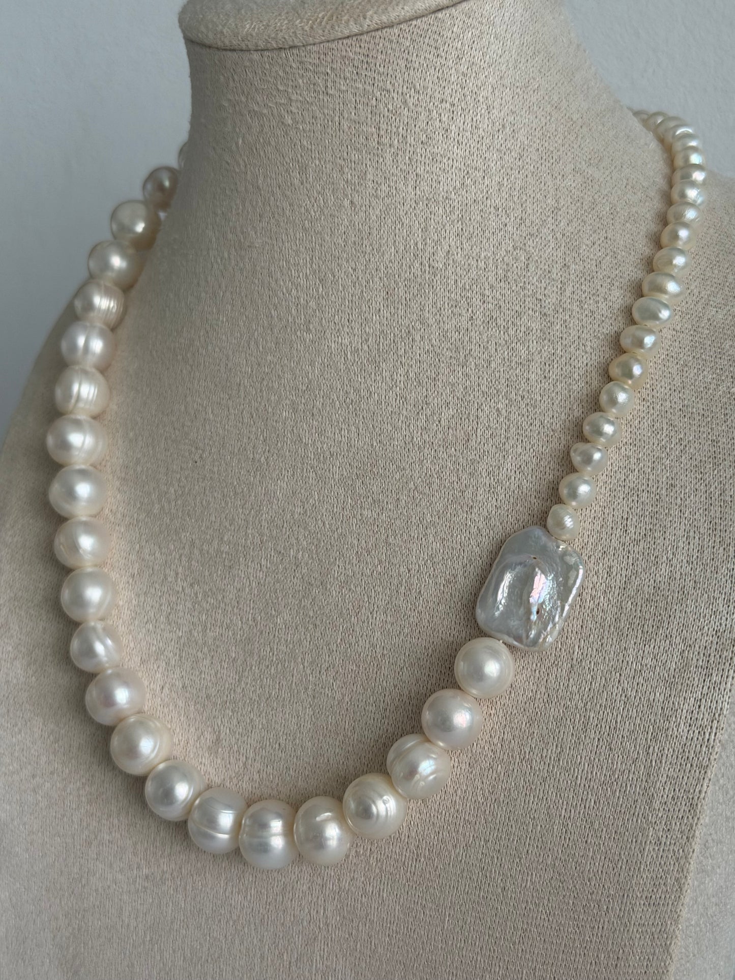 Minimalist side Pearl Necklace