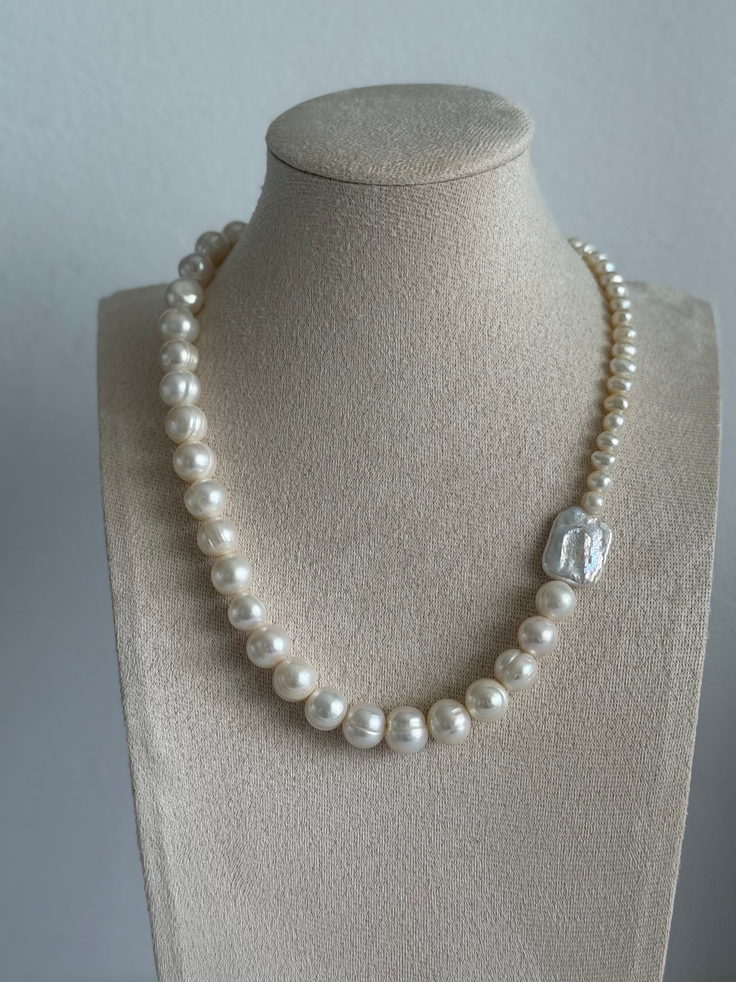 Minimalist side Pearl Necklace
