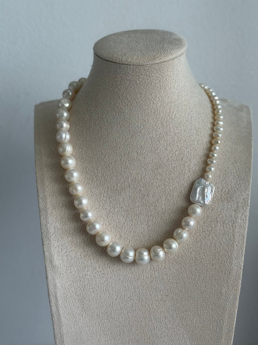 Minimalist side Pearl Necklace