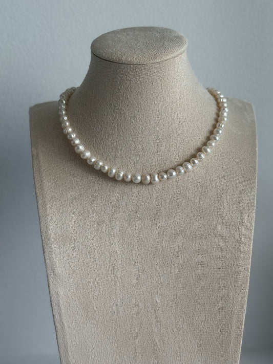 Rounded Pearls Necklace