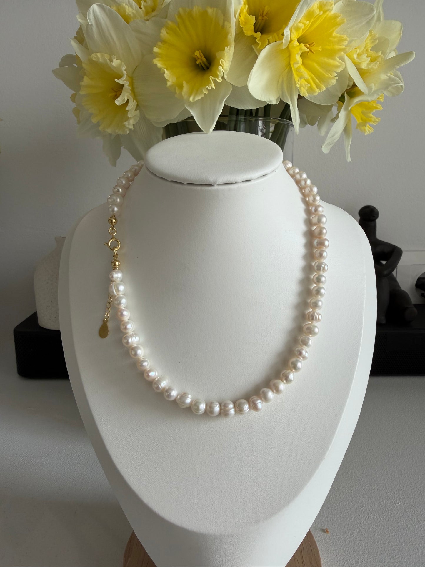 Rounded Pearls Necklace