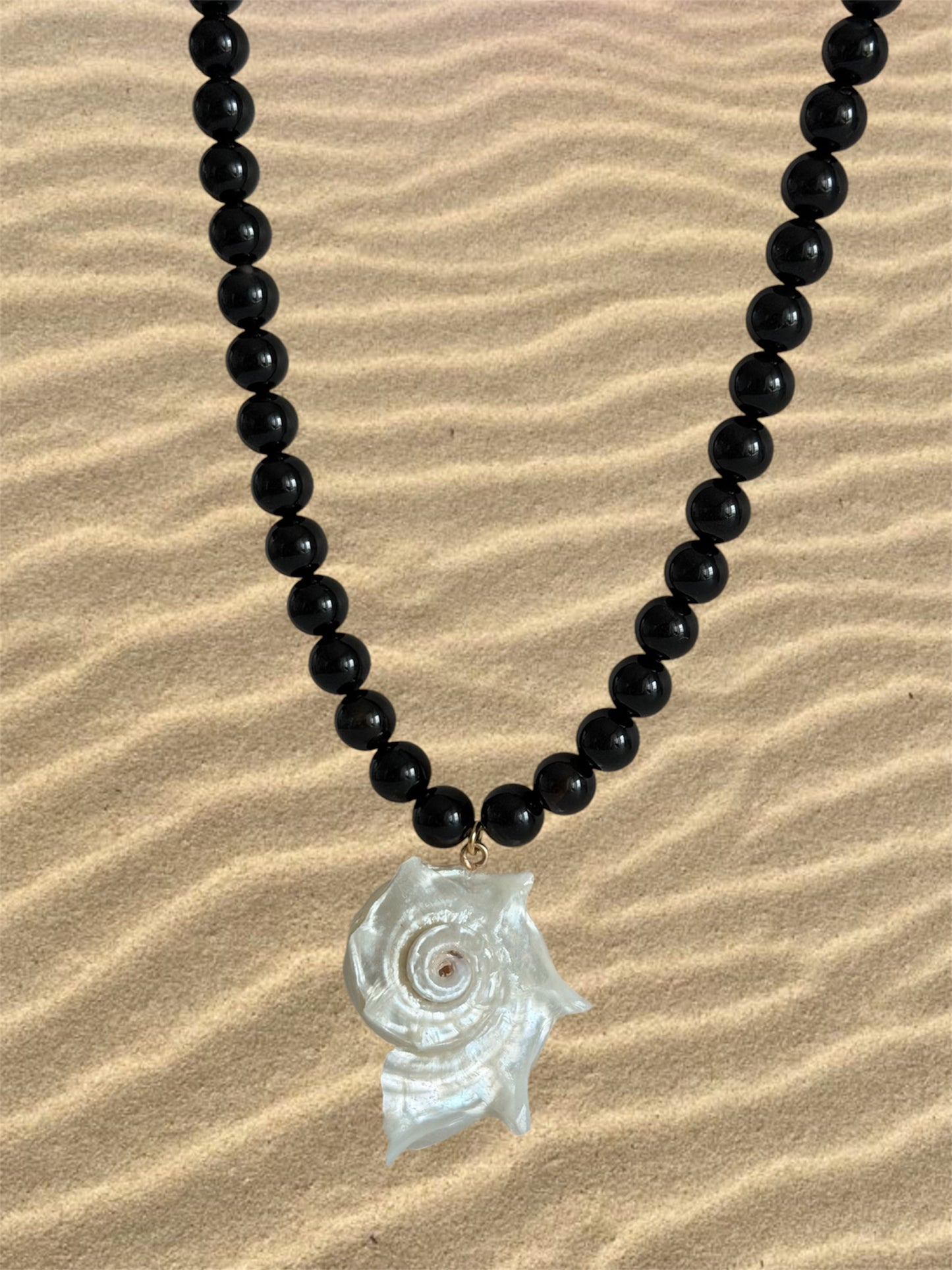 Noir Shell Necklace