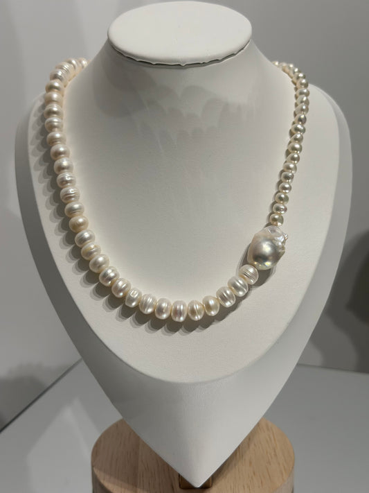 Minimalist Baroque side Pearl Necklace