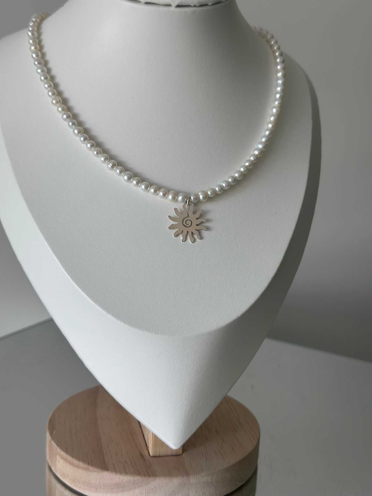Sun Lover Round Baby Pearls Necklace