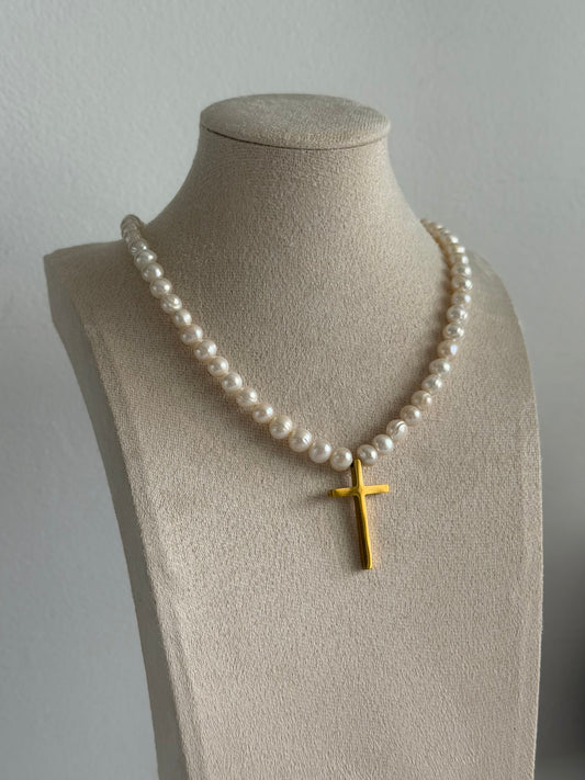 Cross Pendant Pearl Necklace
