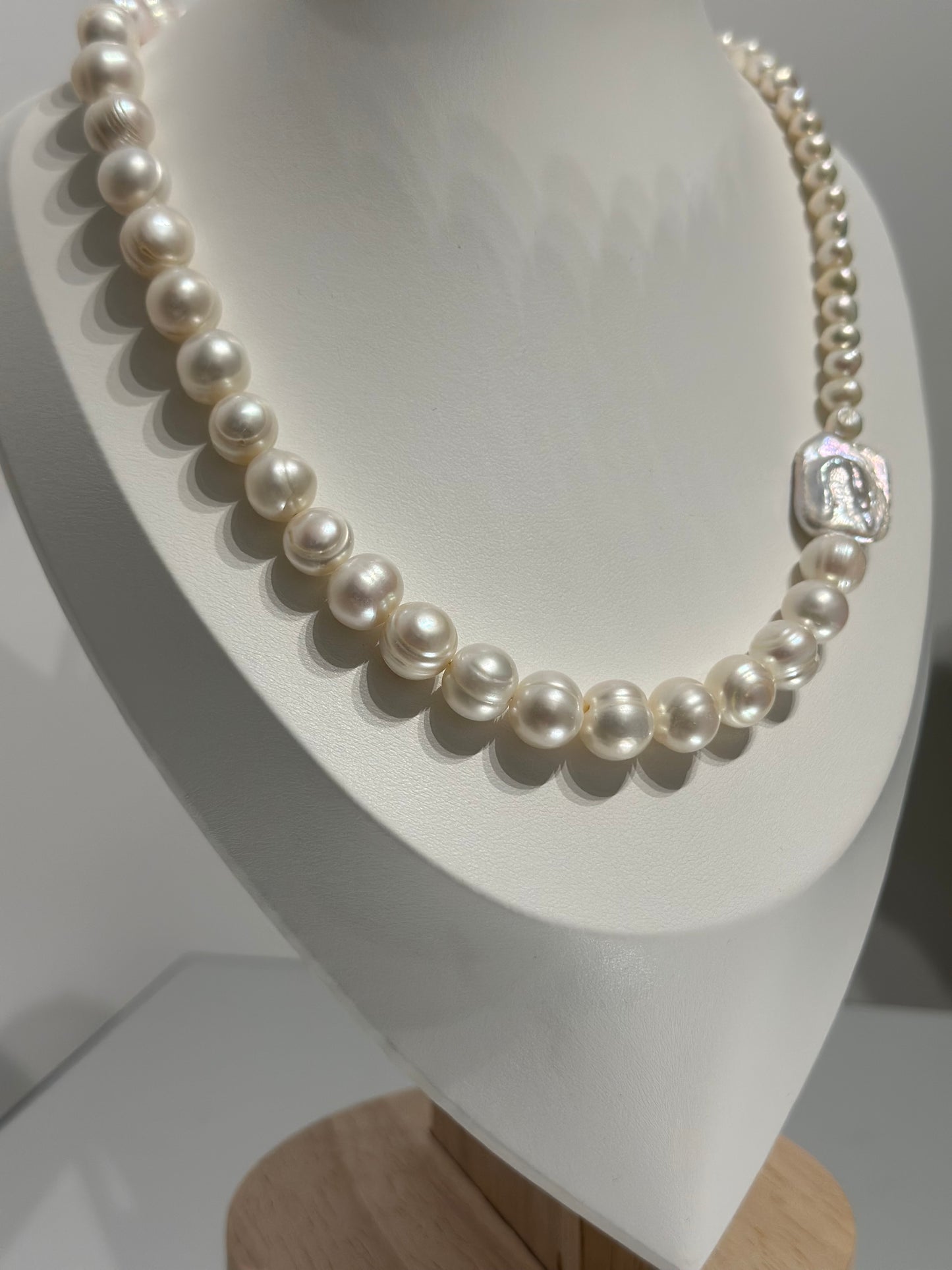Minimalist side Pearl Necklace