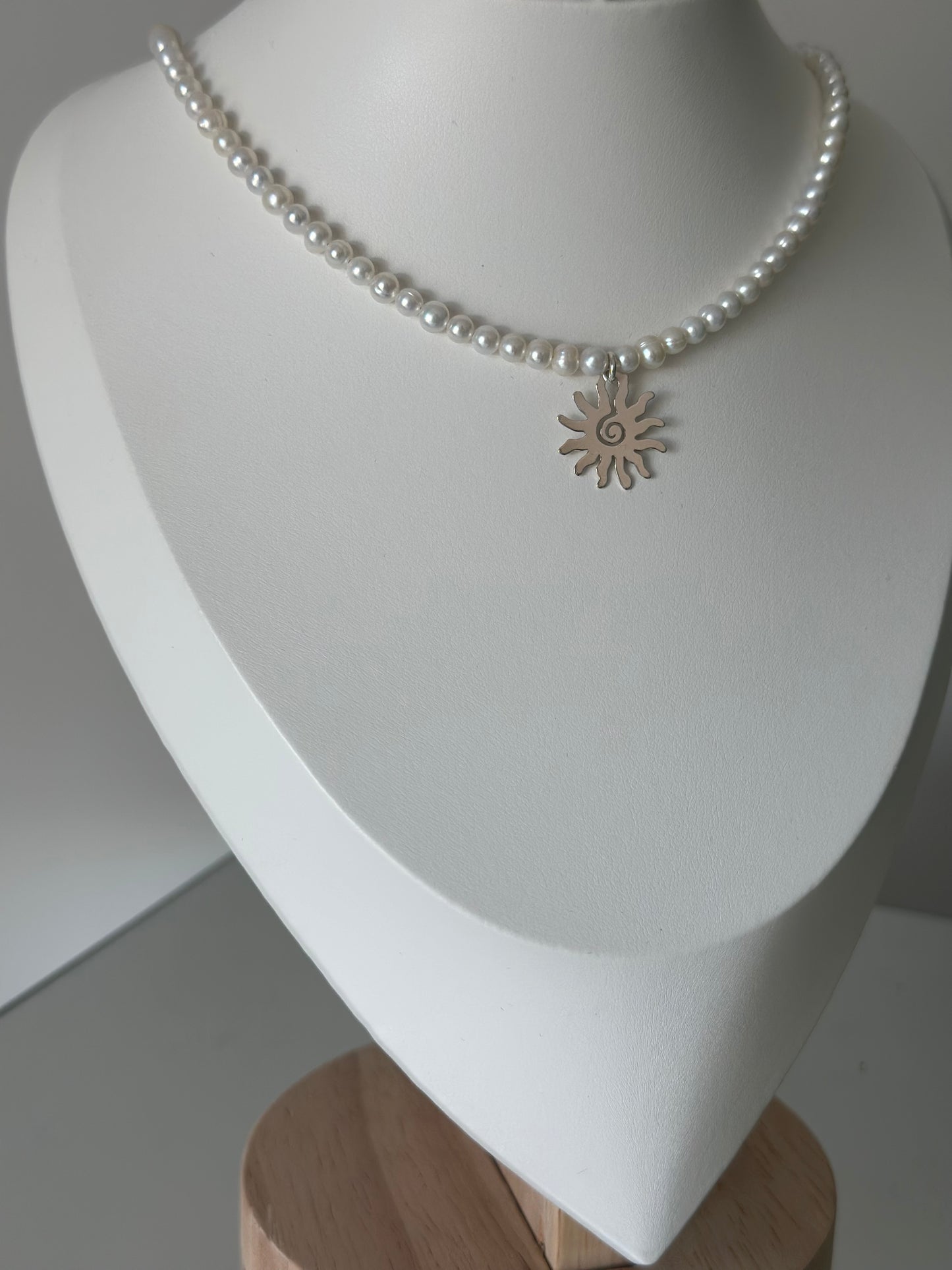 Sun Lover Round Baby Pearls Necklace