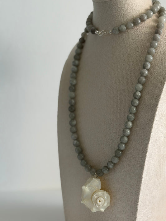 Luna Shell Long Necklace