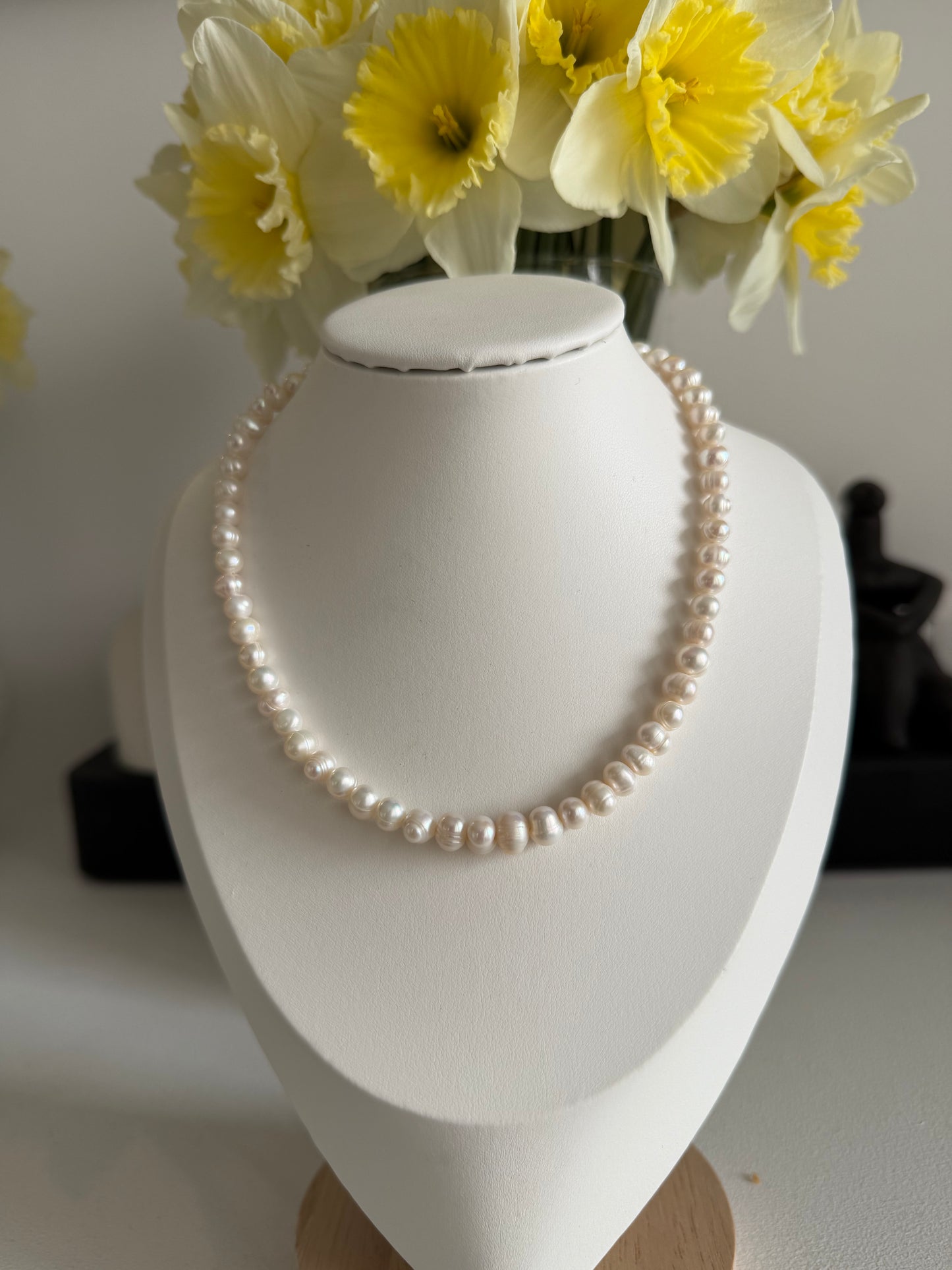 Rounded Pearls Necklace
