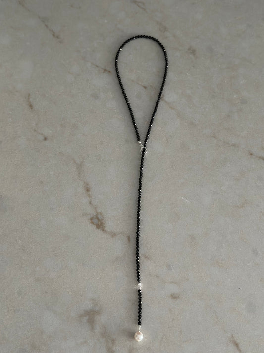 Colier lung Spinel cu charm Perla