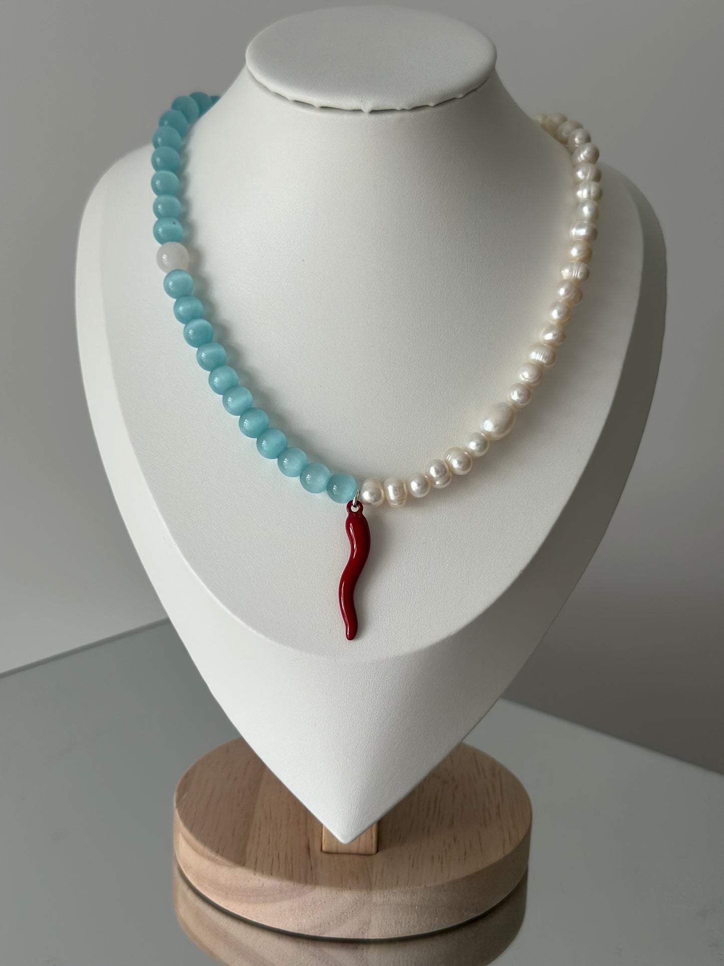 Blue Cat Eye Chilli Charm Pearl Necklace