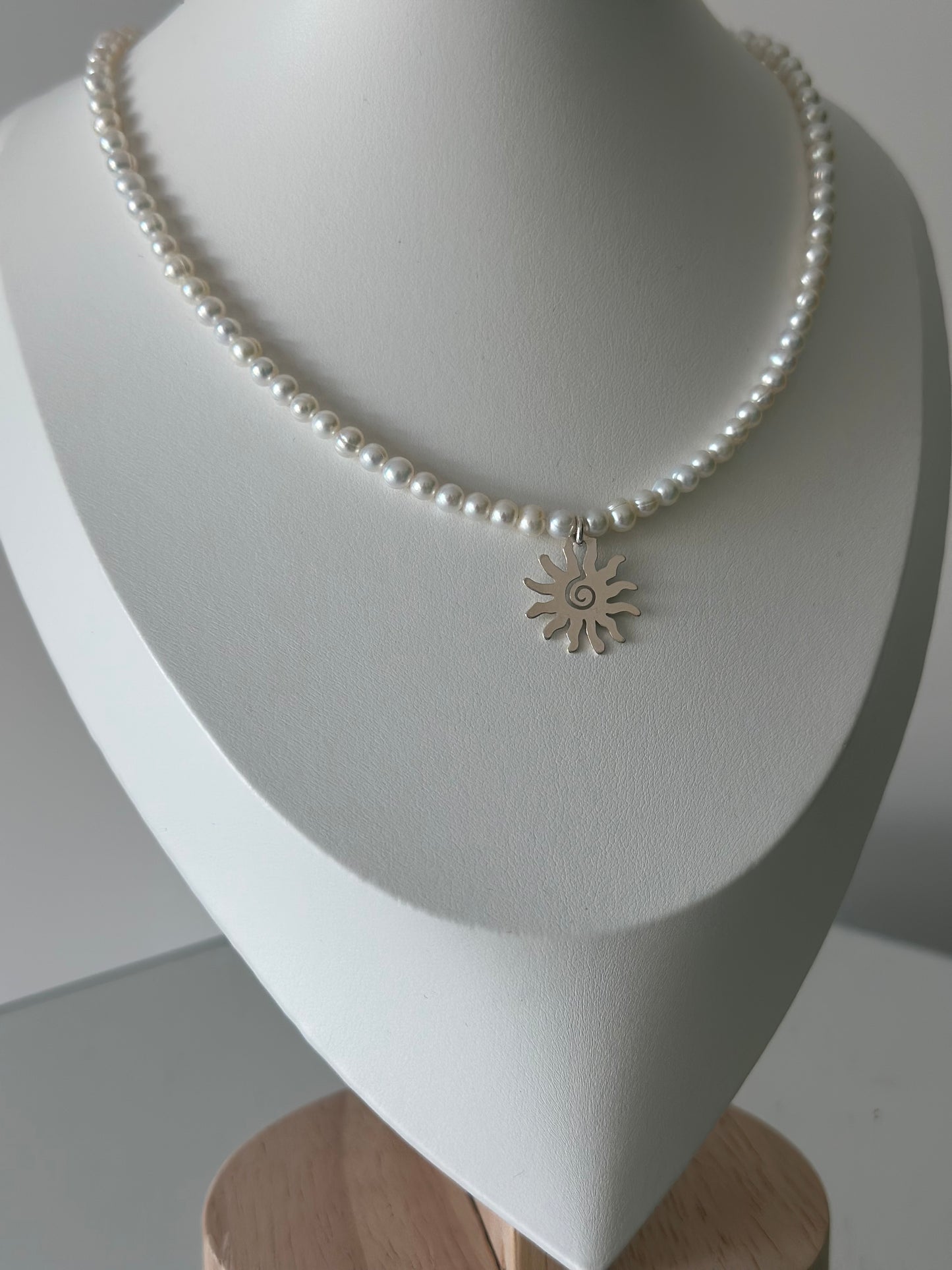 Sun Lover Round Baby Pearls Necklace