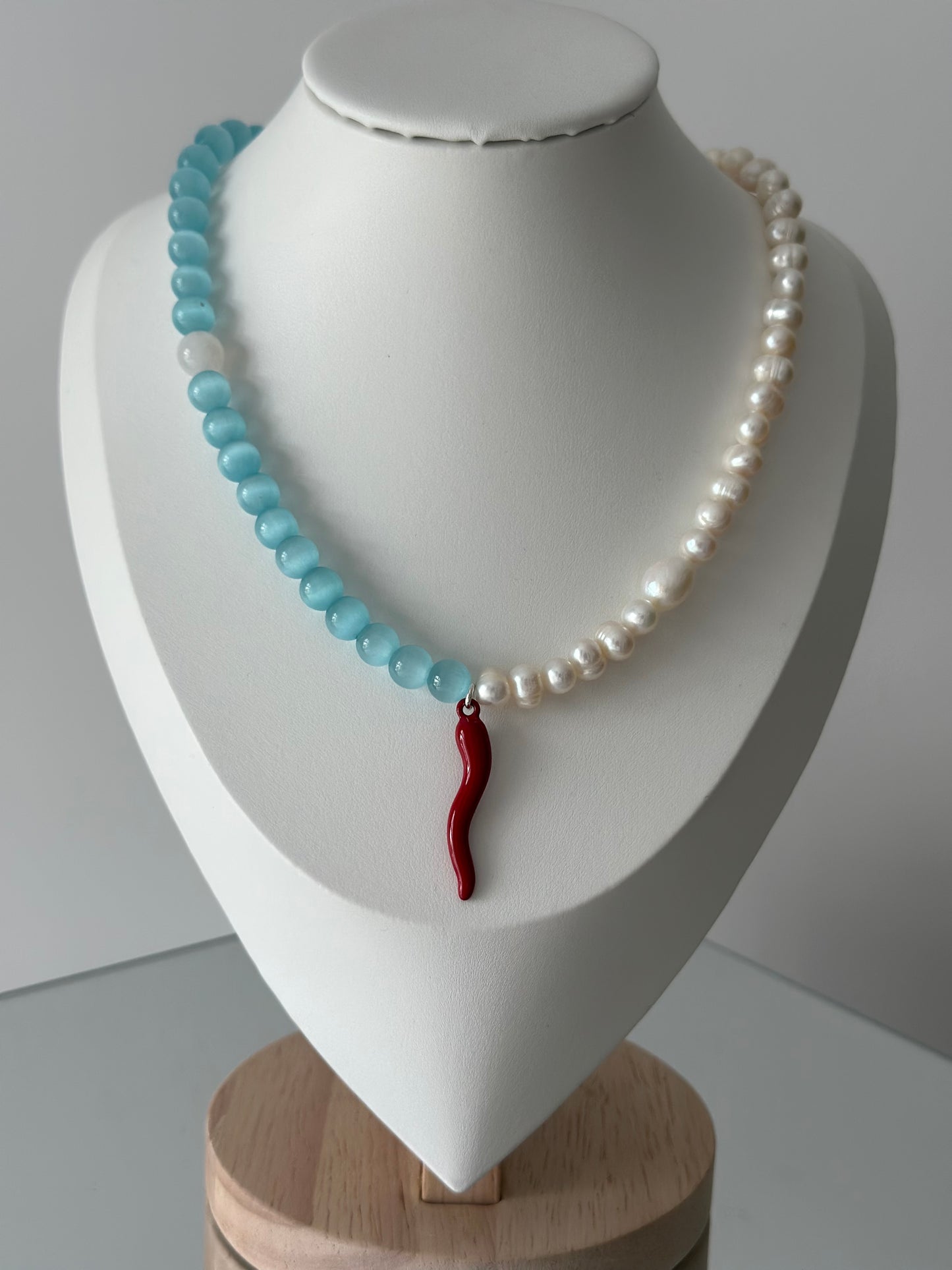 Blue Cat Eye Chilli Charm Pearl Necklace