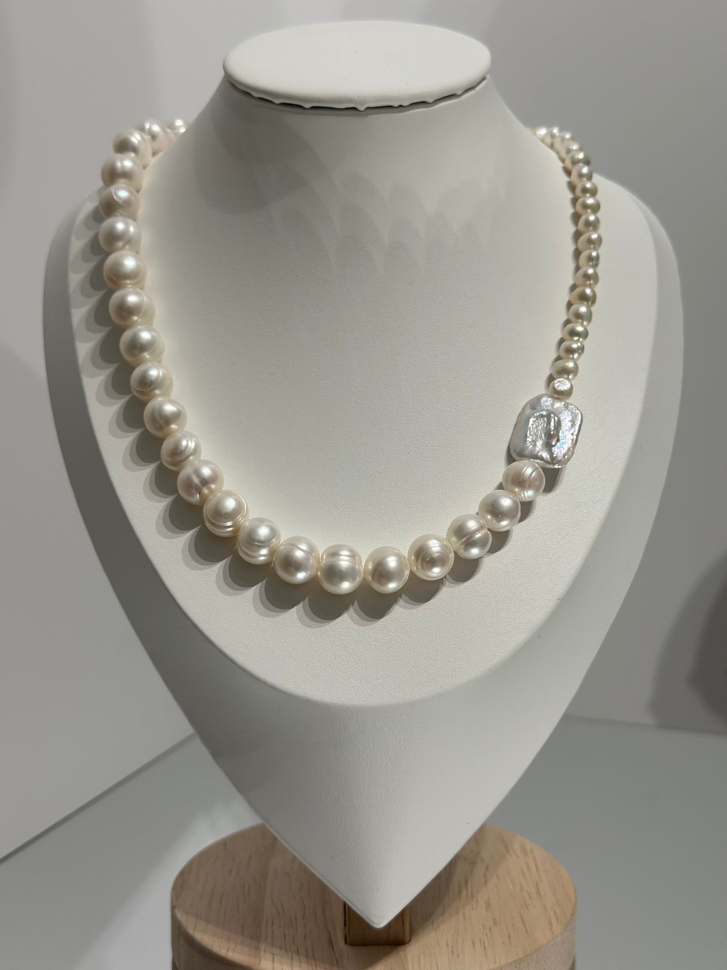 Minimalist side Pearl Necklace
