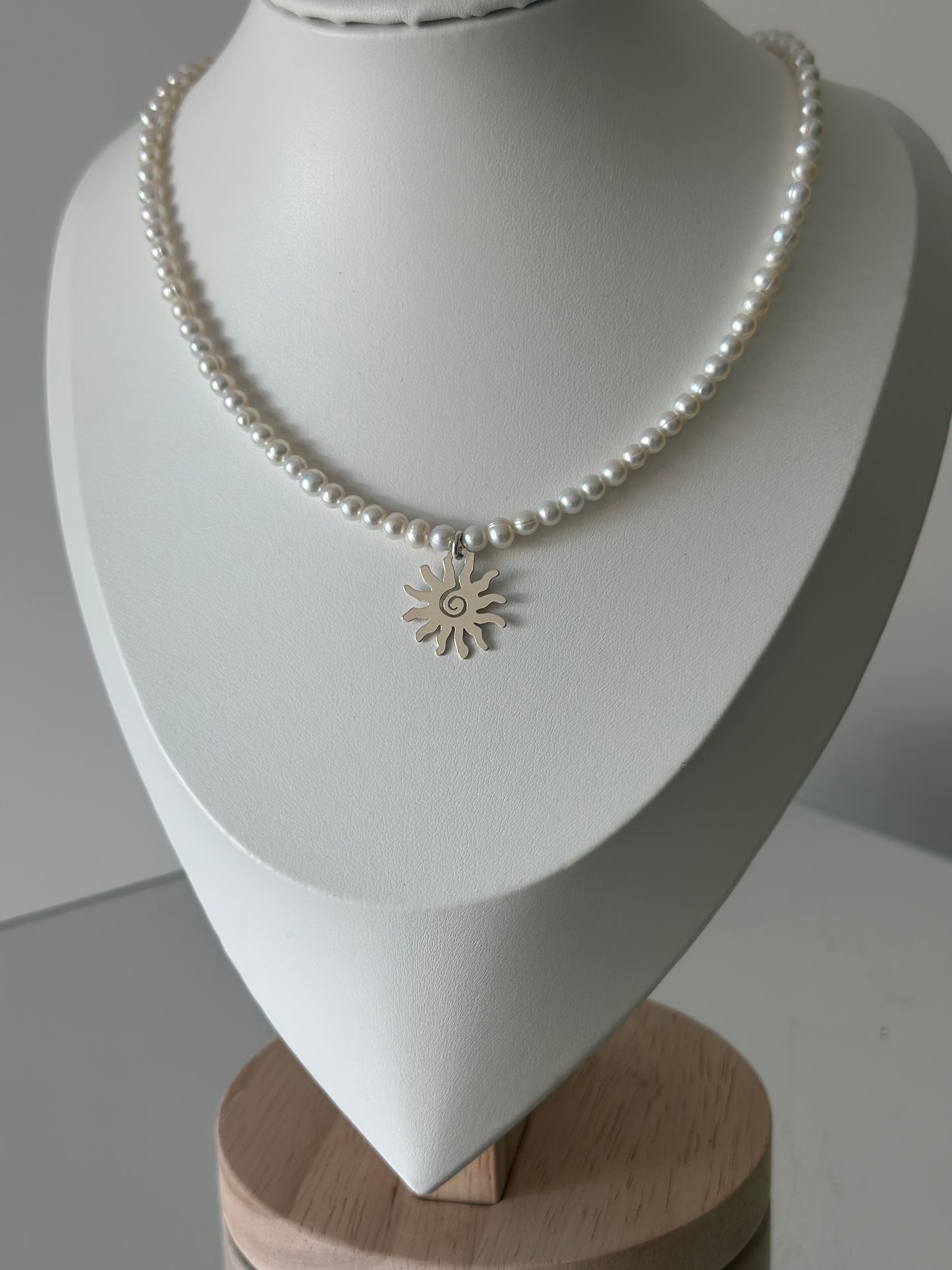 Sun Lover Round Baby Pearls Necklace