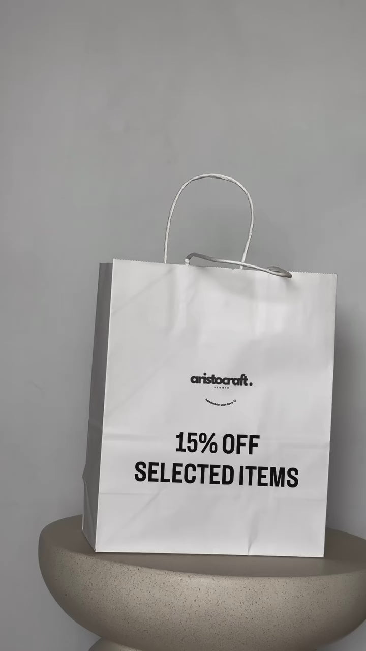 Încarcă clipul video: 